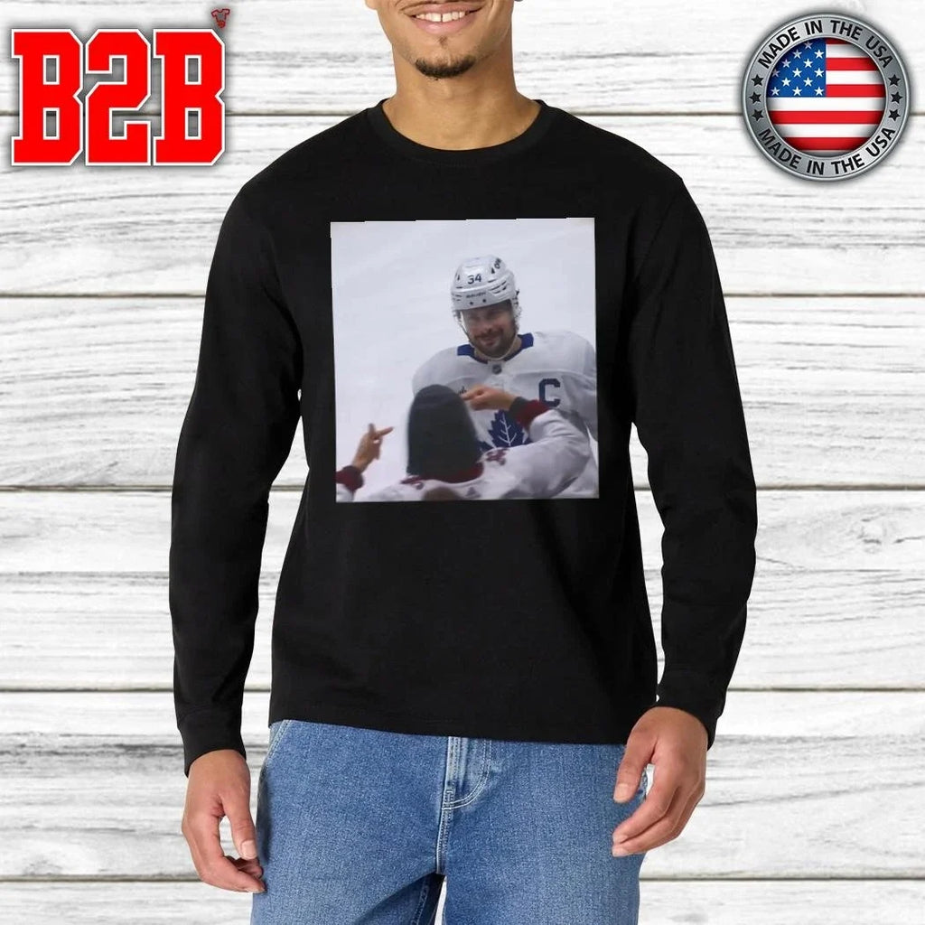 Auston Matthews Smirks At The Avs Fans Shirt Unisex