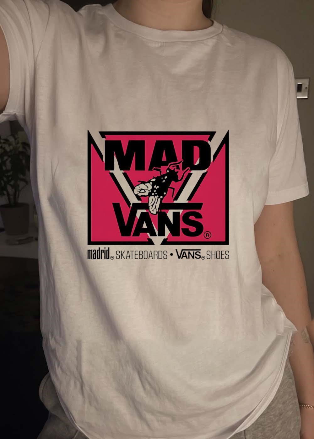 Madrid Vans Skateboards Shoes Apparel Vintage Logo T-Shirt