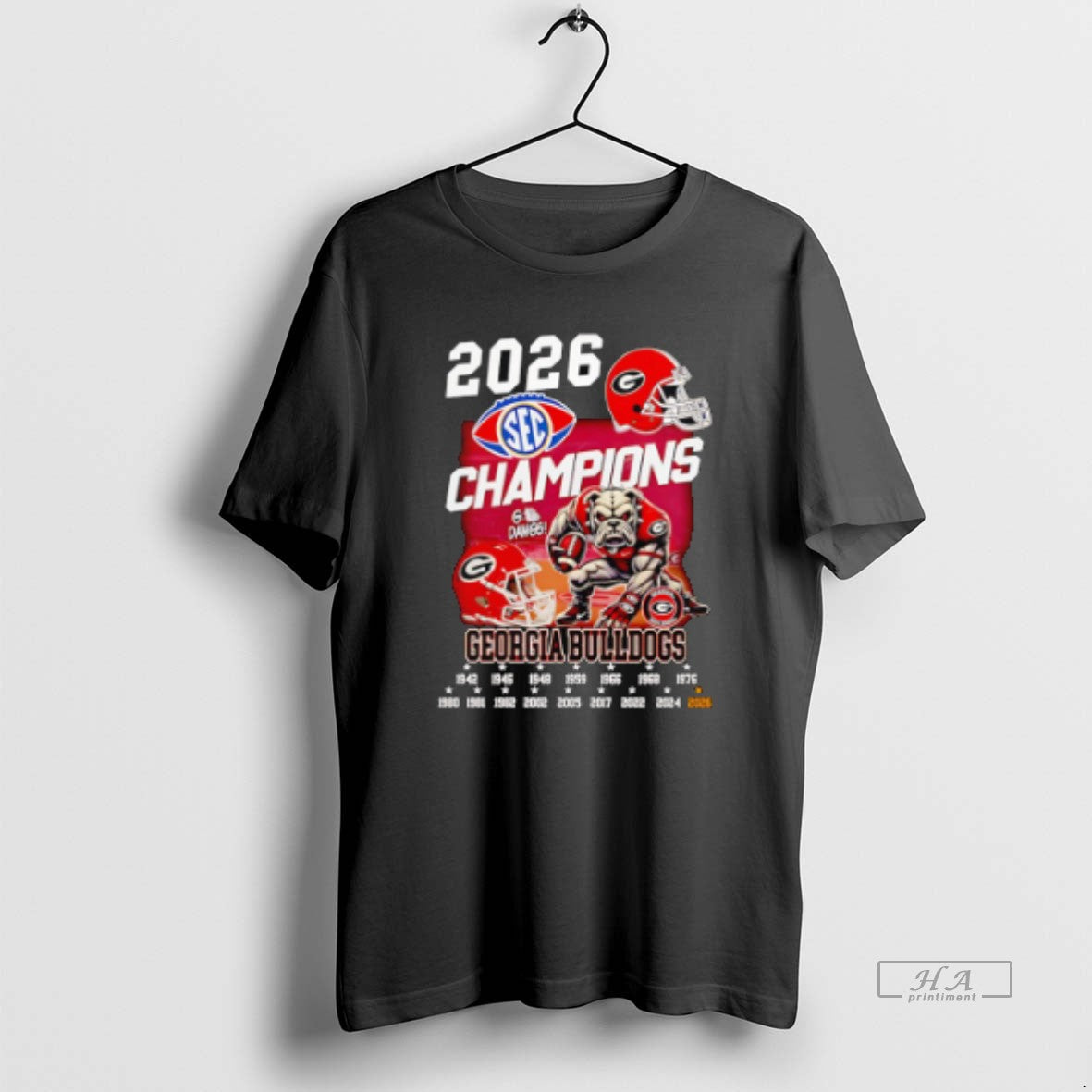 Official Georgia Bulldogs Sec Champions 2026 Go Dawgs Helmet And Mascot Holding Ball Unisex