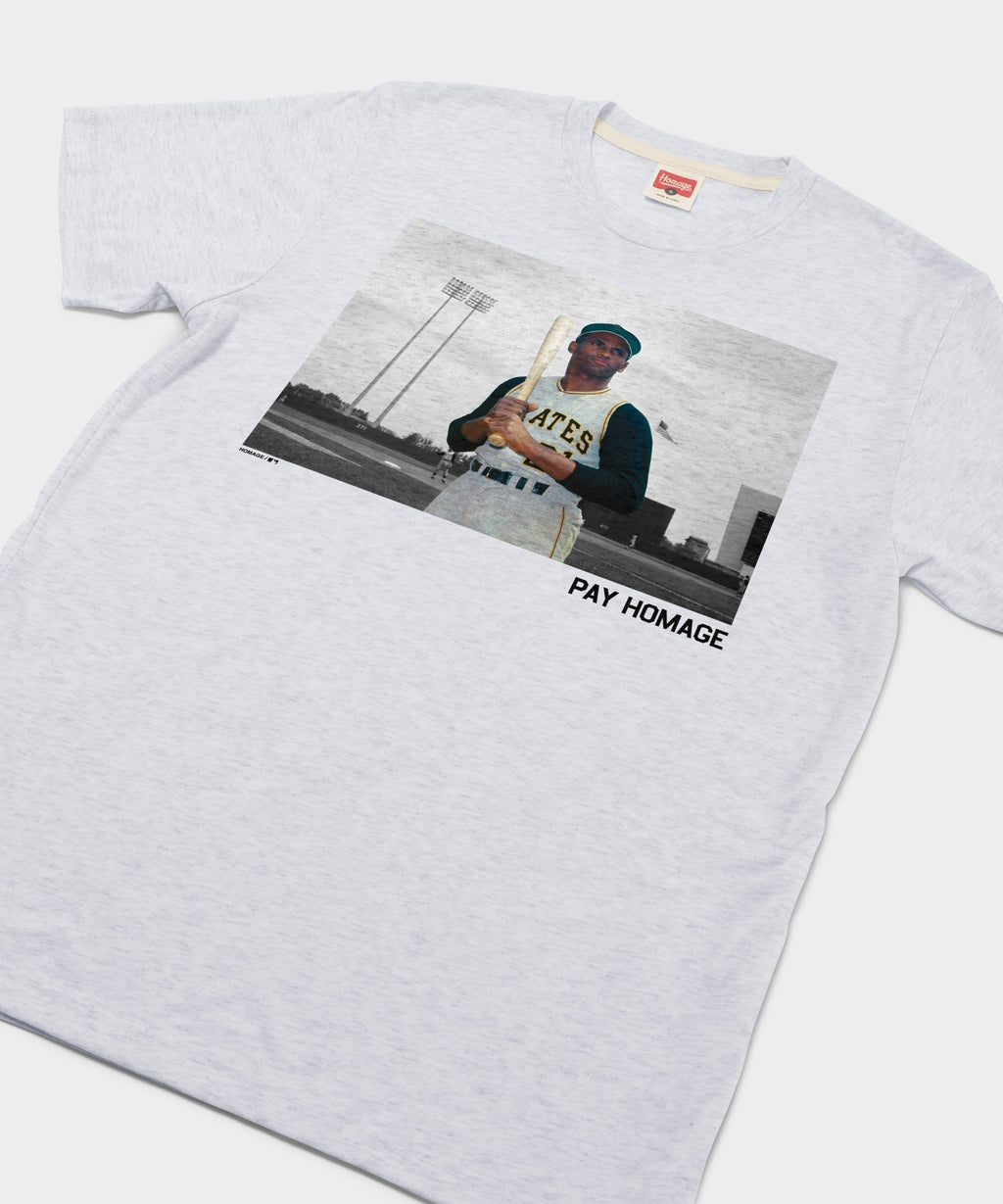 Roberto Clemente Pay Homage