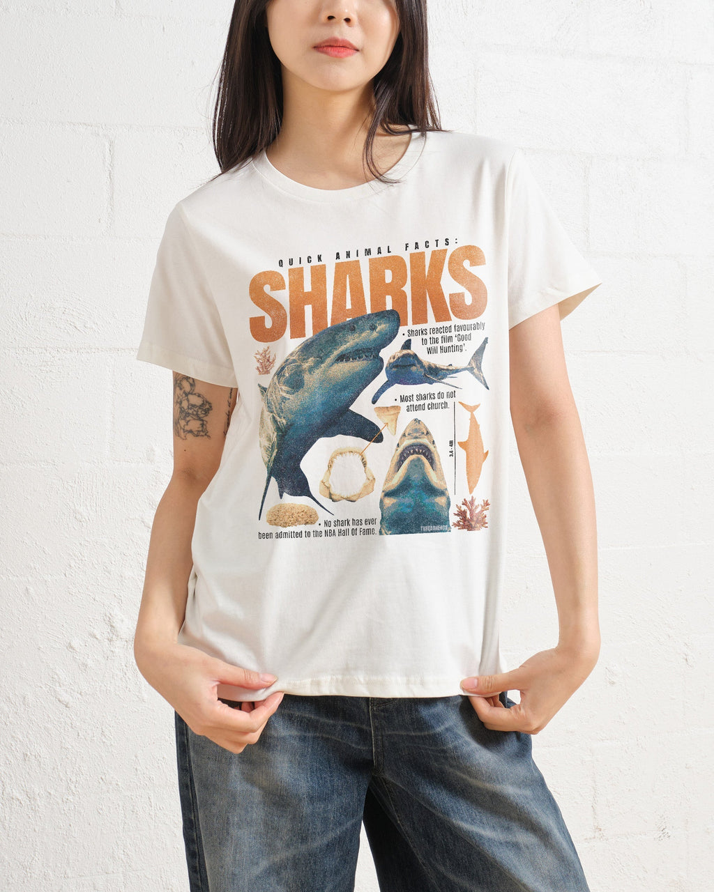 Quick Animal Facts - Sharks Women's Tee Unisex