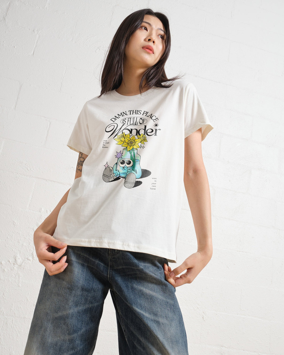 Damn This Place is Full of Wonder Women's Tee Unisex