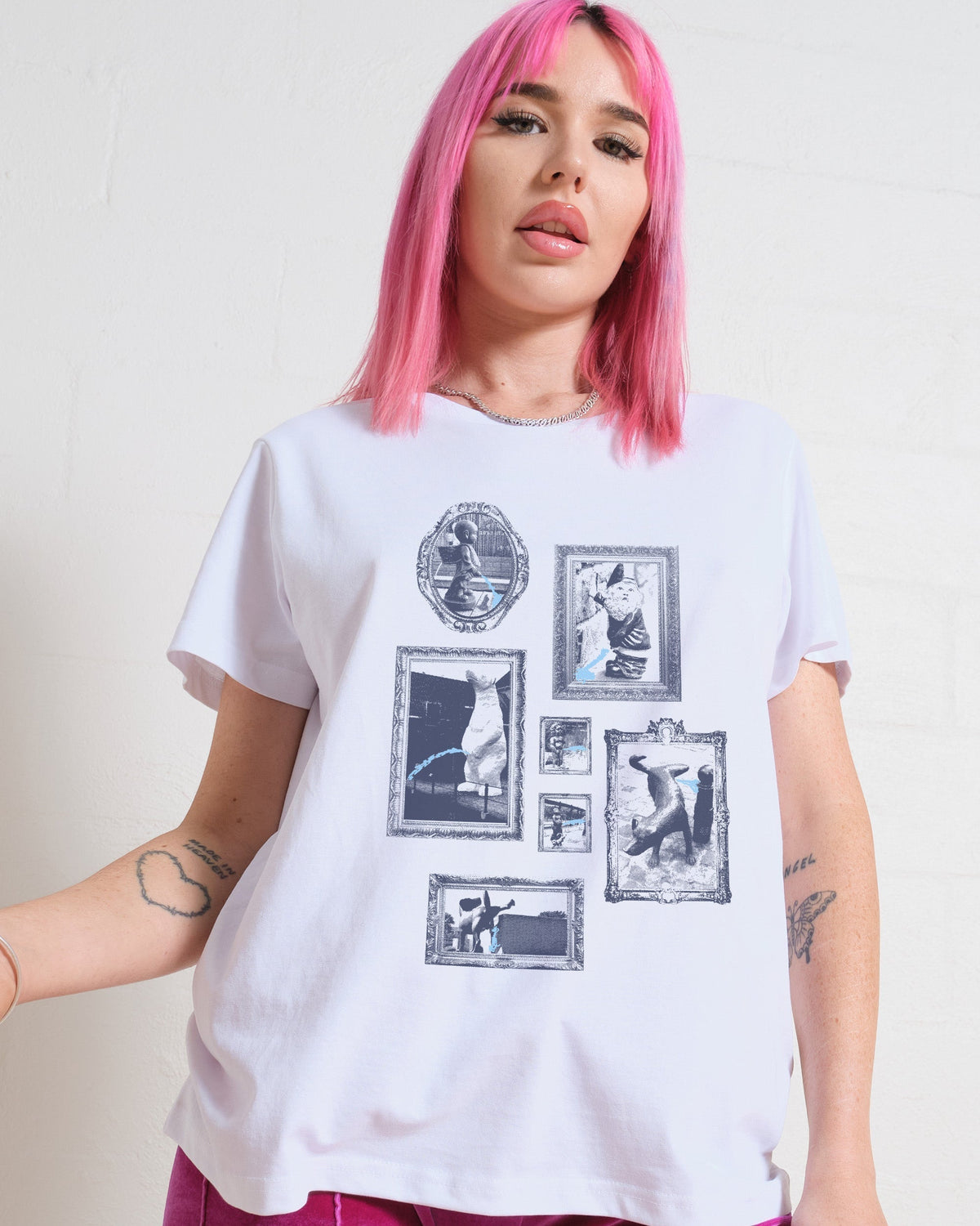 Pissing Statues Women's Tee Unisex