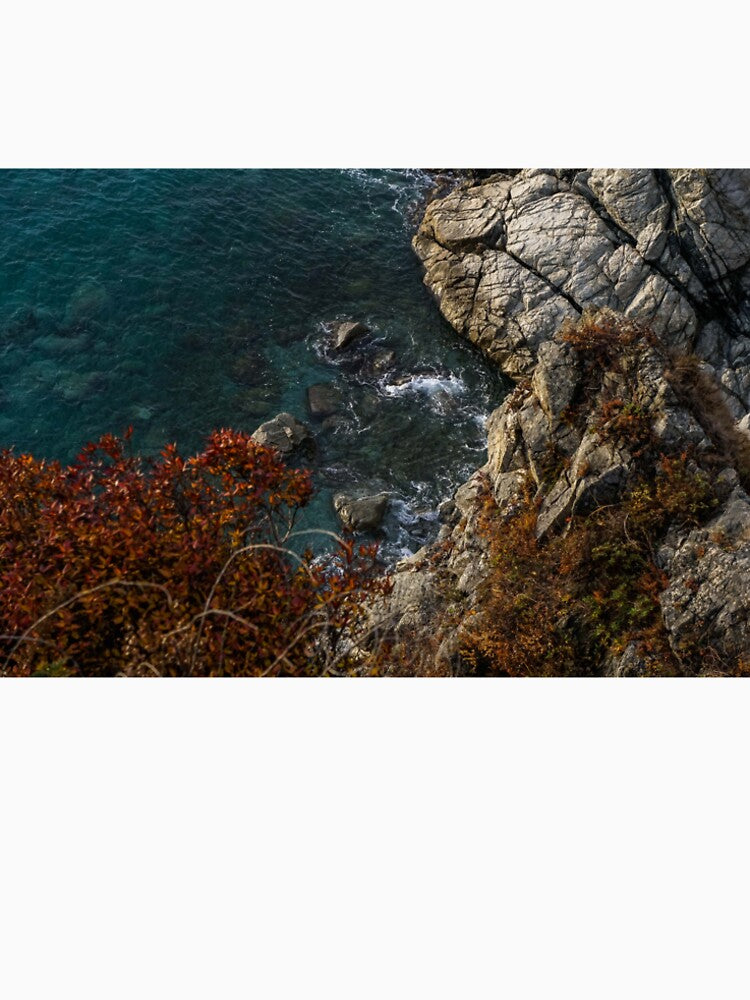 Ocean Waves Along the Rocks by LindsCreations