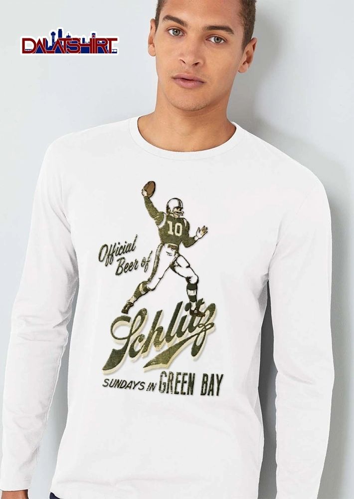 Schlitz Official Beer Of Sundays In Green Bay Vintage Football Player Throwing Ball shirt