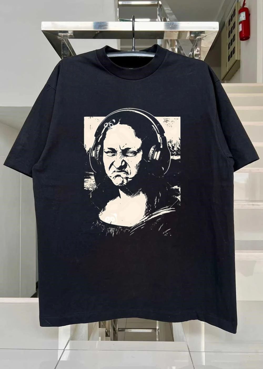 Mona Lisa Listening to Music Bad Vibes shirt
