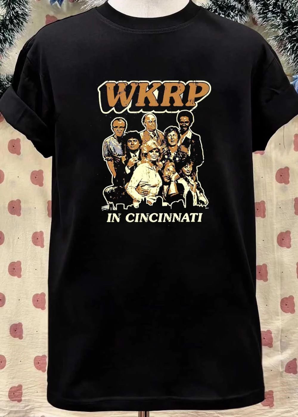 WKRP in Cincinnati TV Show Ensemble Cast Graphic T-Shirt